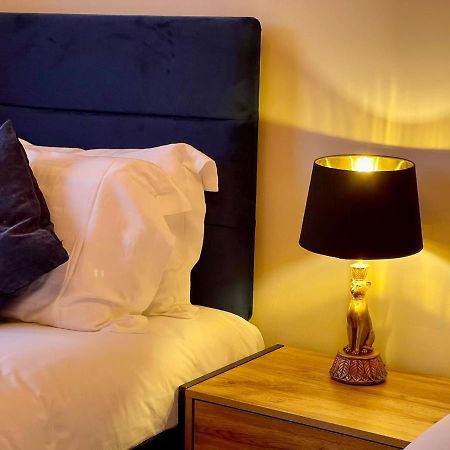 Kist Accommodates - Stylish Headingley Apartment - Parking - 500 Mps Wifi Meanwood Exterior photo