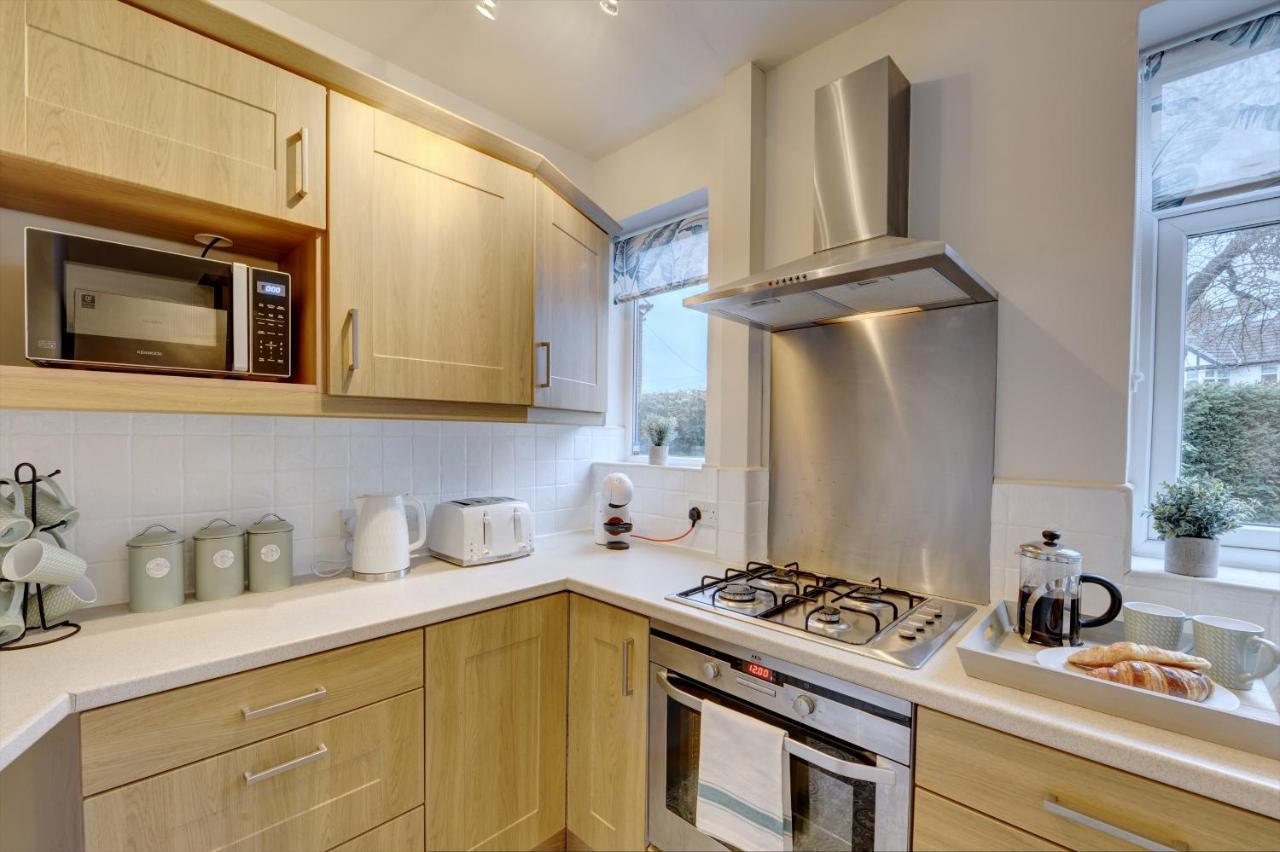 Kist Accommodates - Stylish Headingley Apartment - Parking - 500 Mps Wifi Meanwood Exterior photo